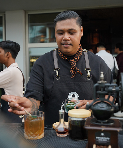 Bartender Krisna Jack from Red Light Bali as guest bartender for World Barterder Day Celebration at Ku De Ta
